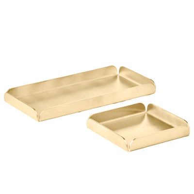 Håndlavede bakker i ubehandlet messing fra Djursland. En lille og en mellemstor bakke med en elegant, gylden finish.