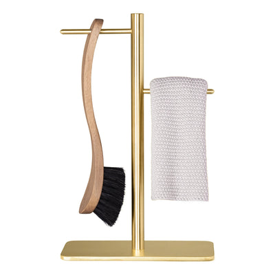 BørsteBuddy i ubehandlet messing, håndlavet på Djursland. Elegant holder til opvaskebørste og klud i massivt messing.